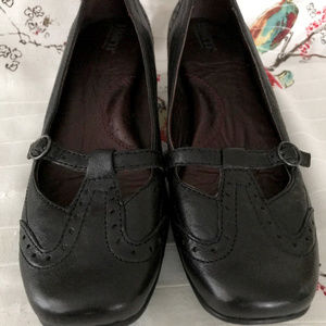 Leather Mary Jane Börn Demi Heel Sz 6.5 Wingtip